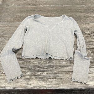 NWOT American Eagle Gray Long Sleeve Scallop Edge Crop Top Size Small